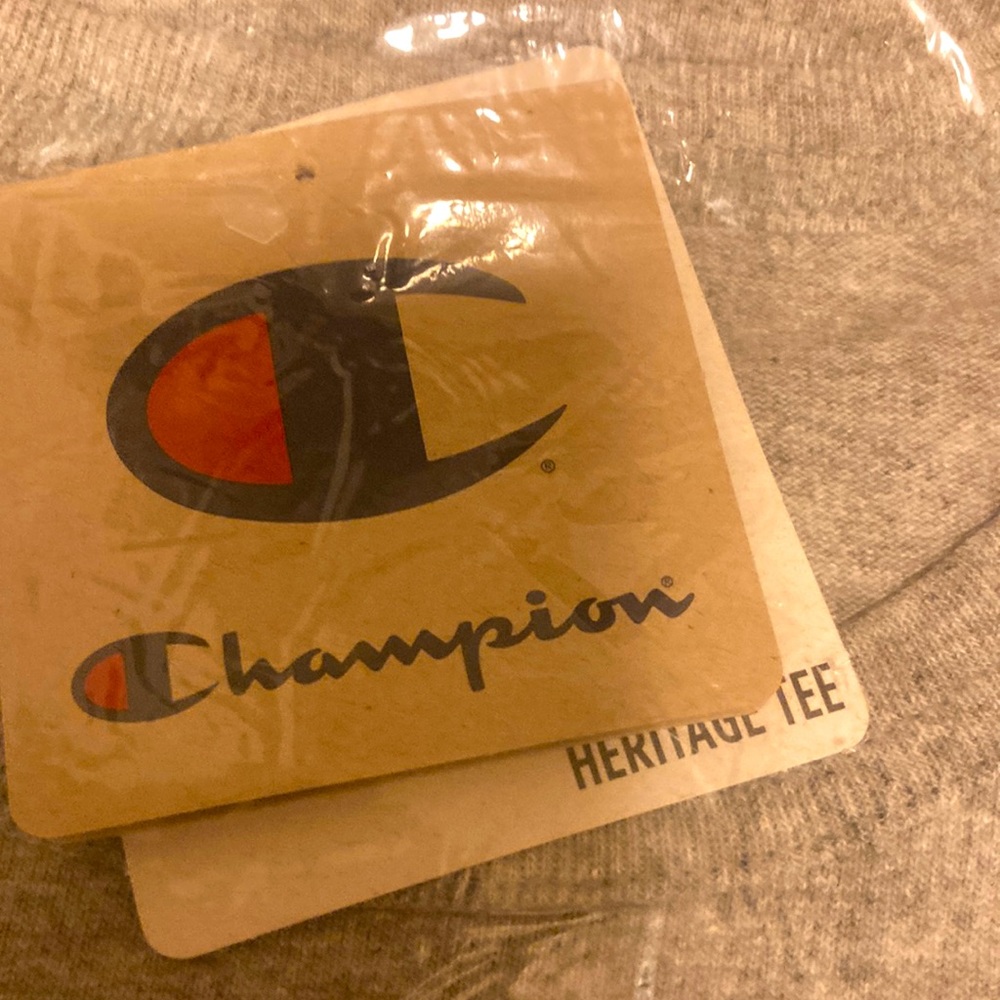 New Champion shirt 💖Mens or Women💖Size 2X 💖Gray